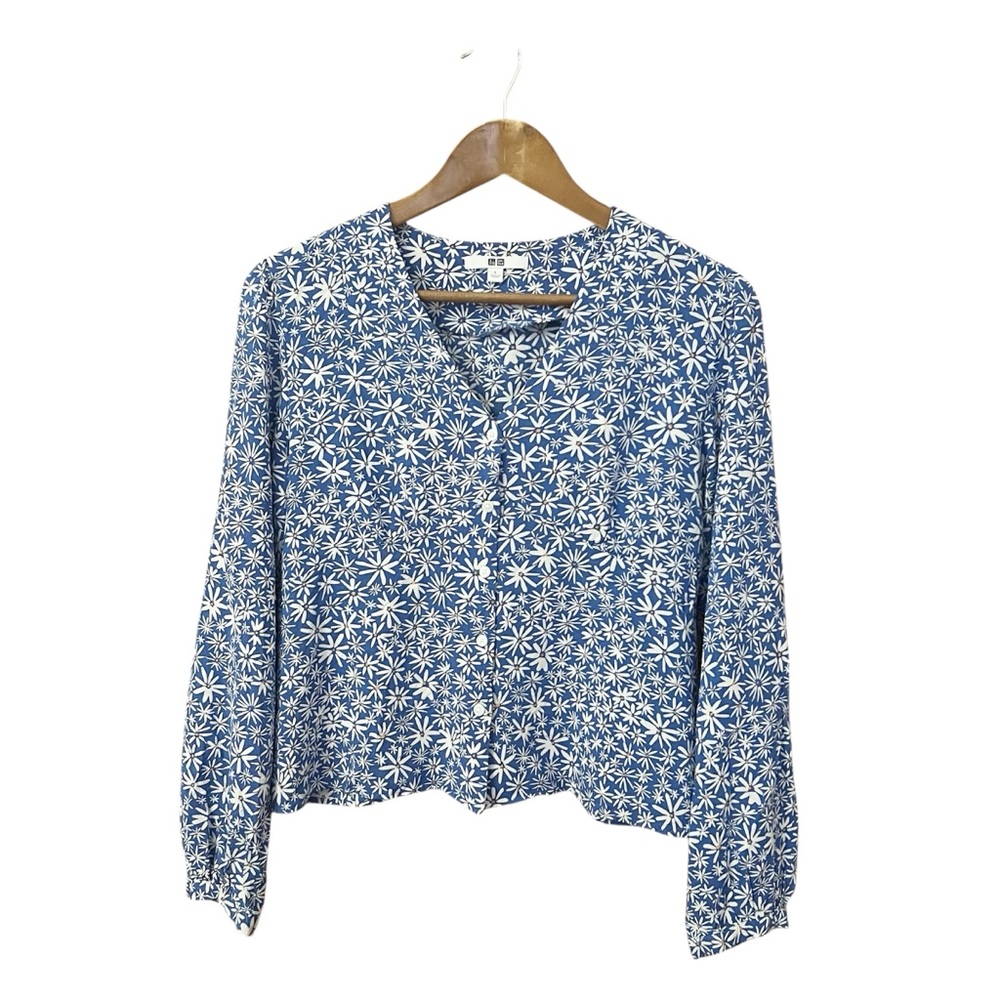Uniqlo Blue White Floral Daisy Button Down Blouse V Neck L Flowy Feminine